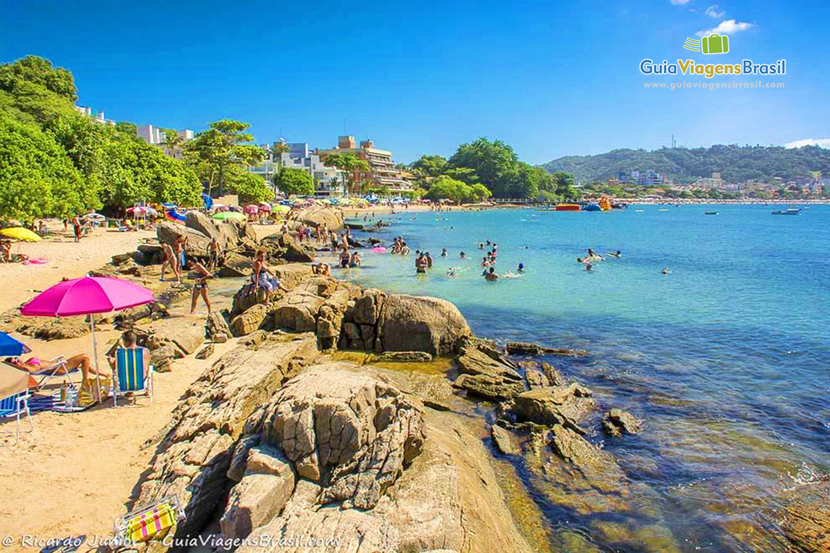 PRAIA DA LAGOINHA (BOMBINHAS): o que saber antes de ir, fotos e o que fazer