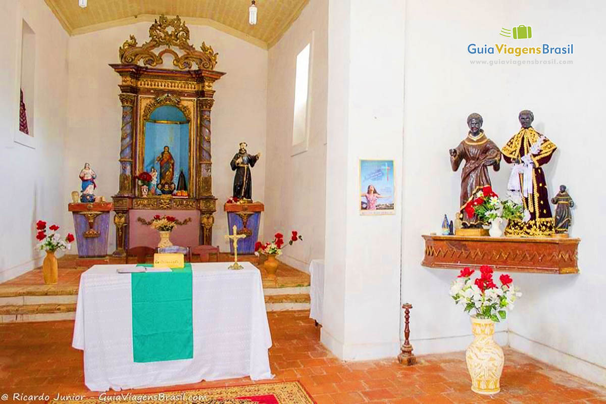 Imagem do altar da Igreja Nossa Senhora do Rosário dos Pretos.