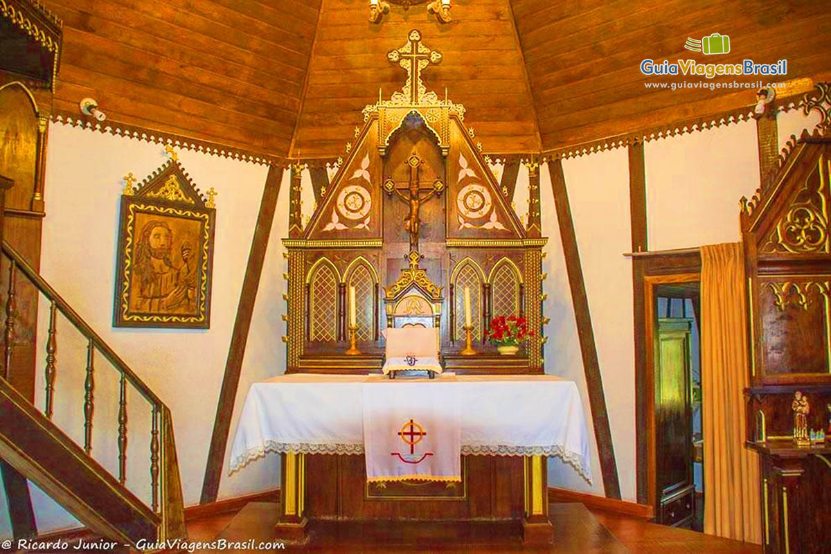Imagem do altar da pequena igreja do Parque do Imigrante.