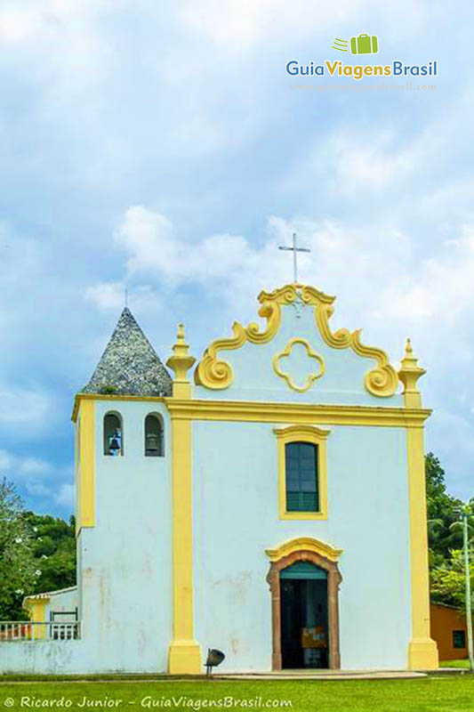 Imagem da igreja no Centro Histórico em Porto Seguro.