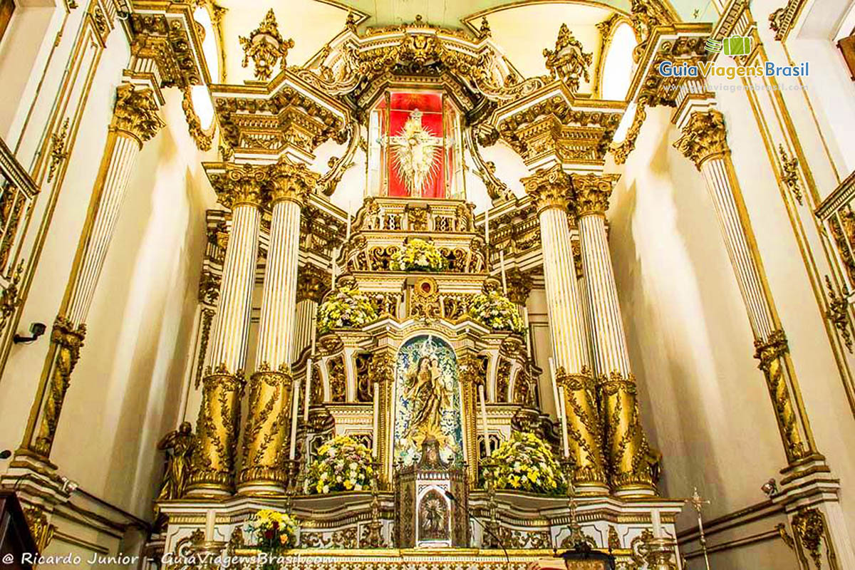Imagem dos detalhes do belíssimo altar da Igreja do Nosso Senhor do Bonfim.