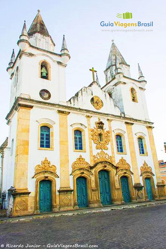 Imagem da Igreja de São Gonçalo Garcia, em Penedo, Alagoas, Brasil.