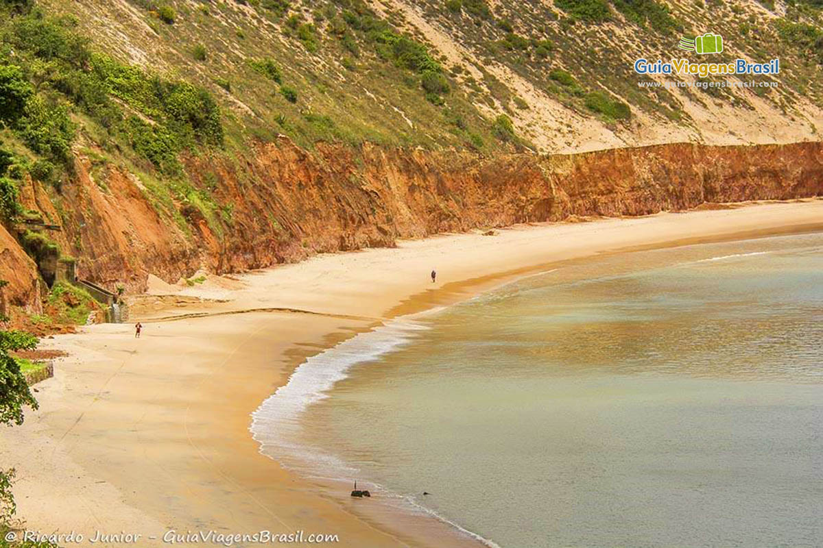Imagem da Praia da Baía Formosa, um lugar encantador.