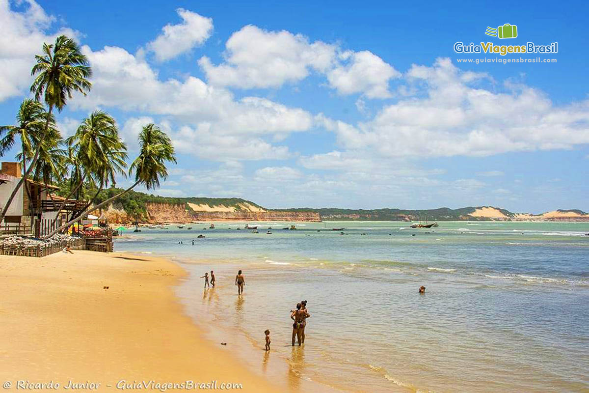 Imagem da famosa Praia de Pipa, belezas do Rio Grande do Norte.