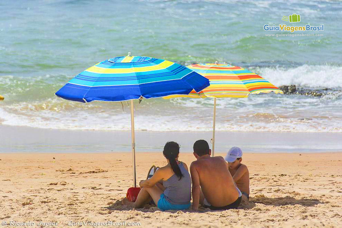 Imagem de casal na Praia Stella Maris.