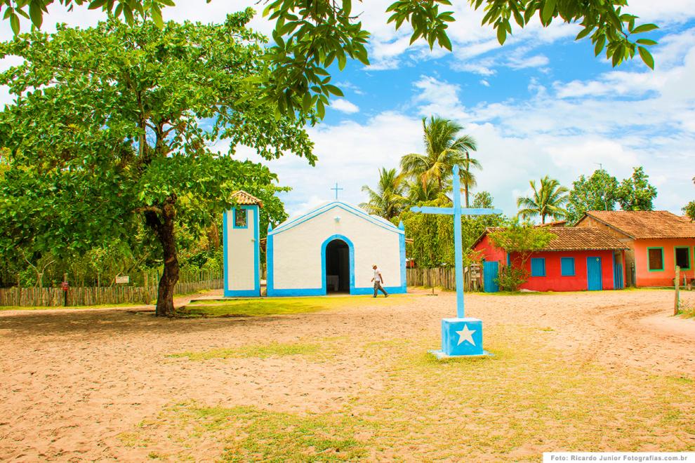 Igreja de São Sebastião na vila de Caraíva.