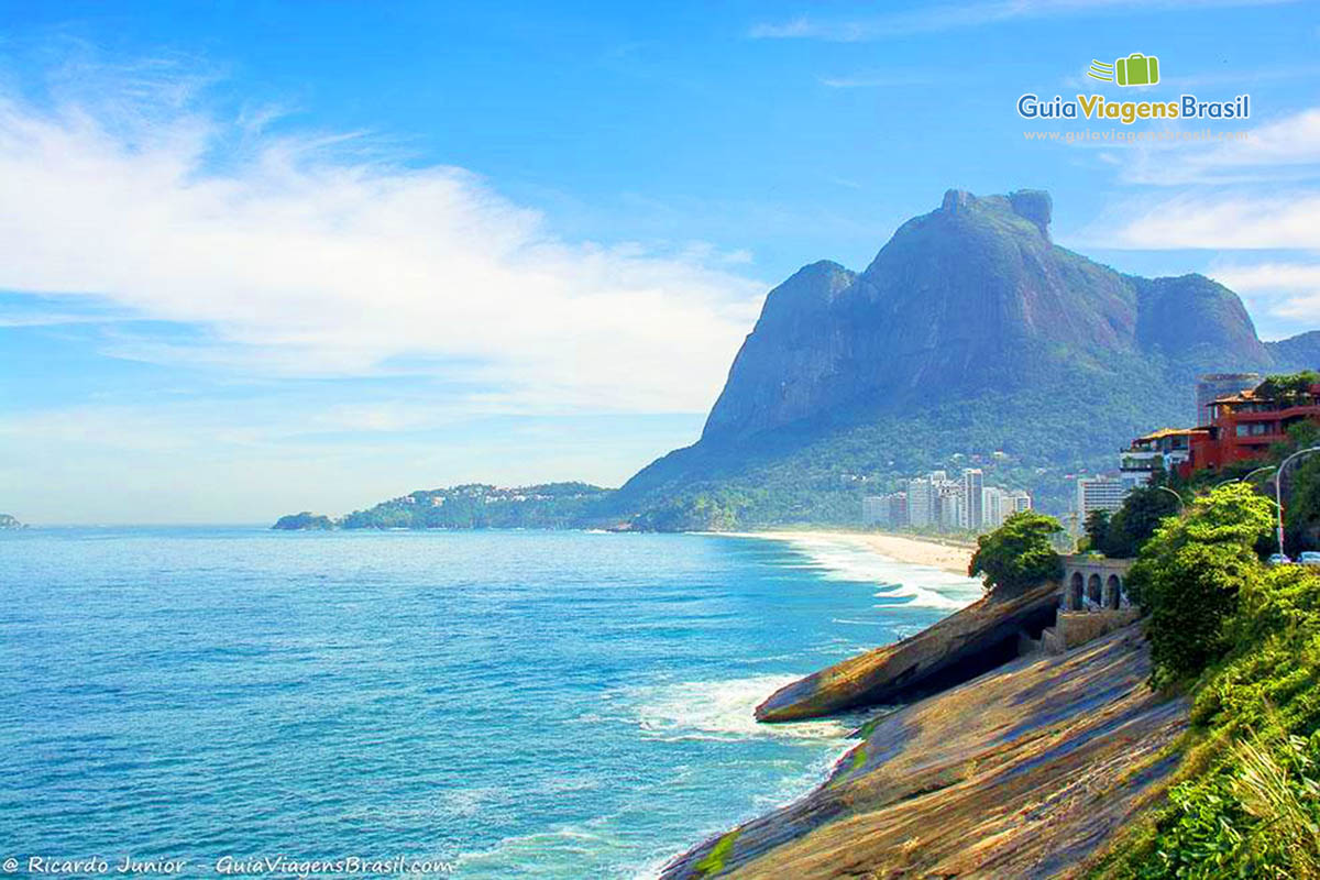 Imagem maravilhosa do mirante com vista para Praia de São Conrado.