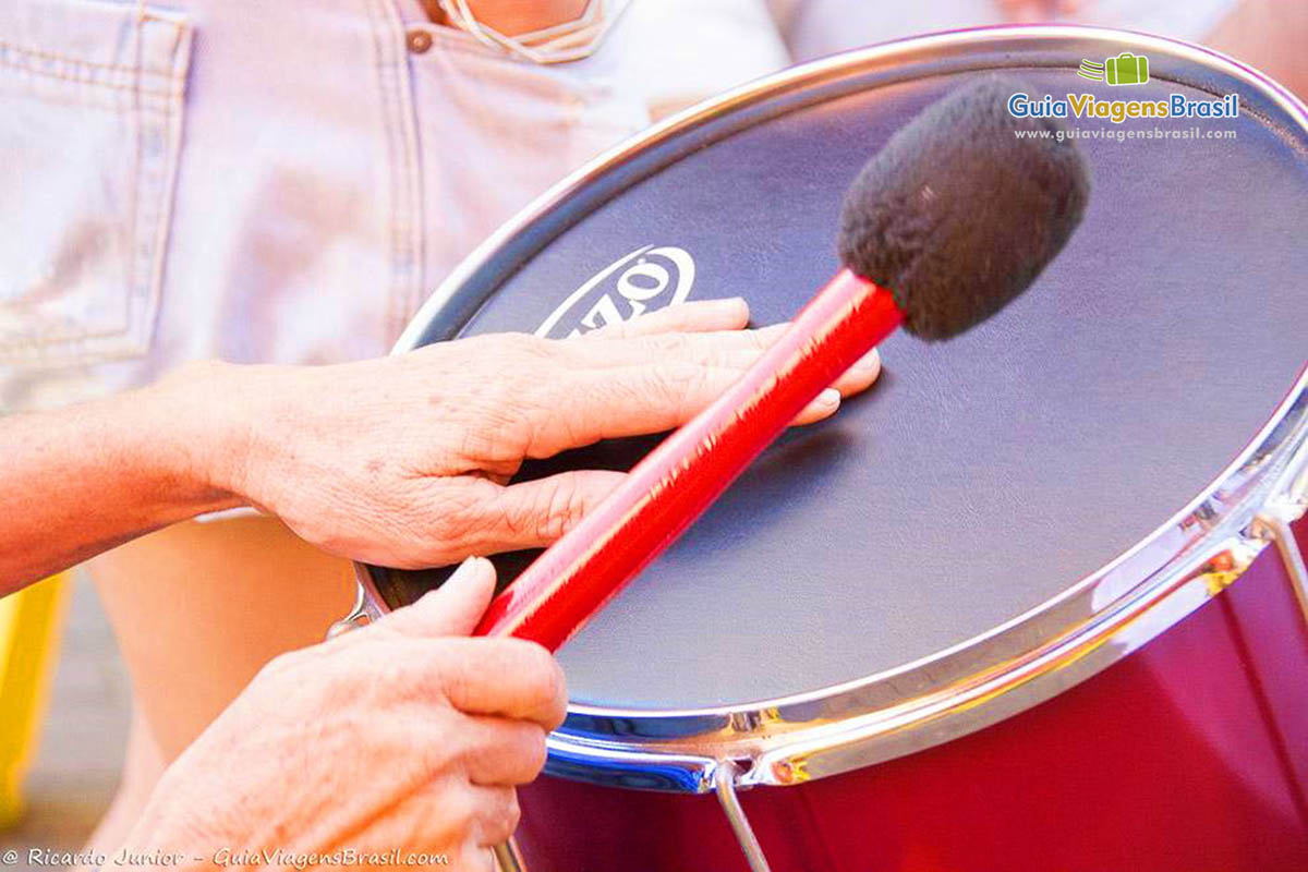 Imagem de tambor para acompanhar na cantoria.